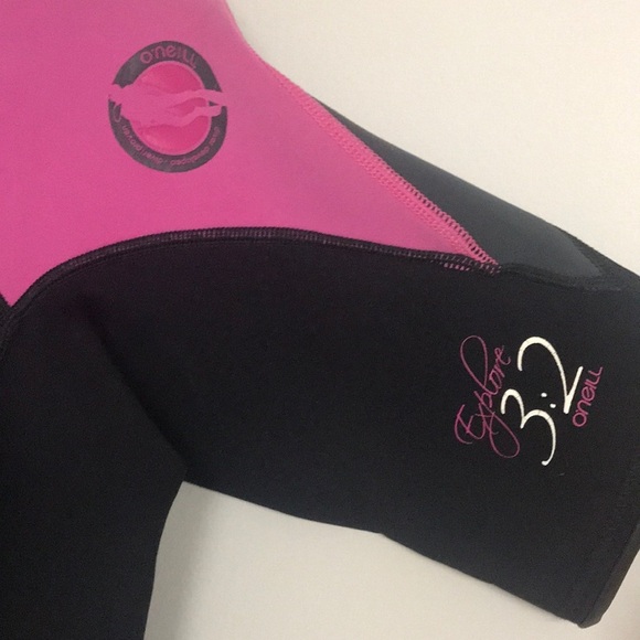 O’Neill Dive Suit. US Size 16. Black/Berry color - Picture 4 of 8